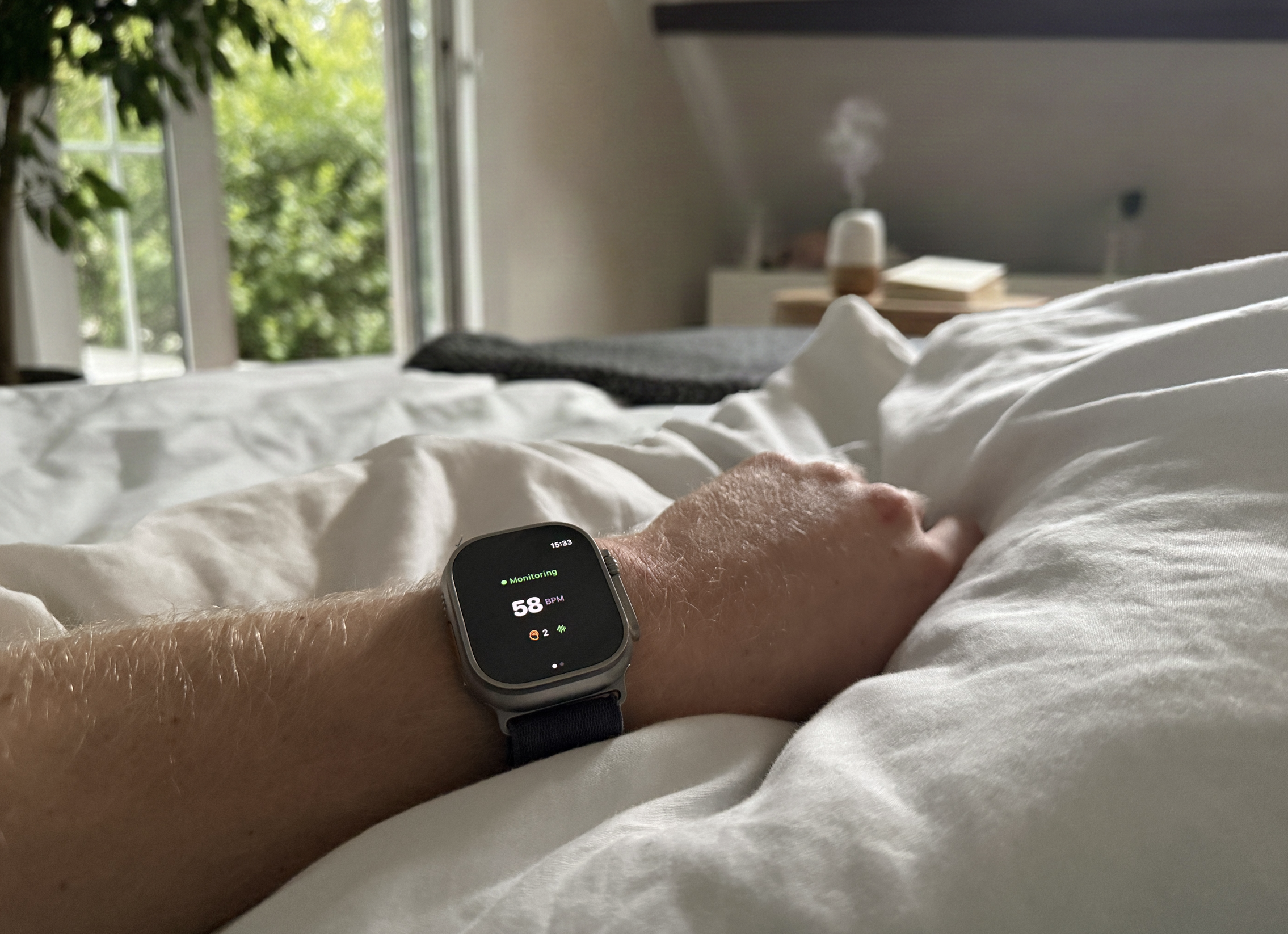 SleepSafe app displaying real-time heart rate monitoring using physiological signals to detect and prevent nightmares.